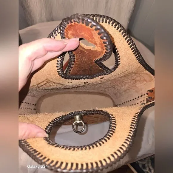 Vintage tooled leather Med. bag 14" - Picture 11 of 16